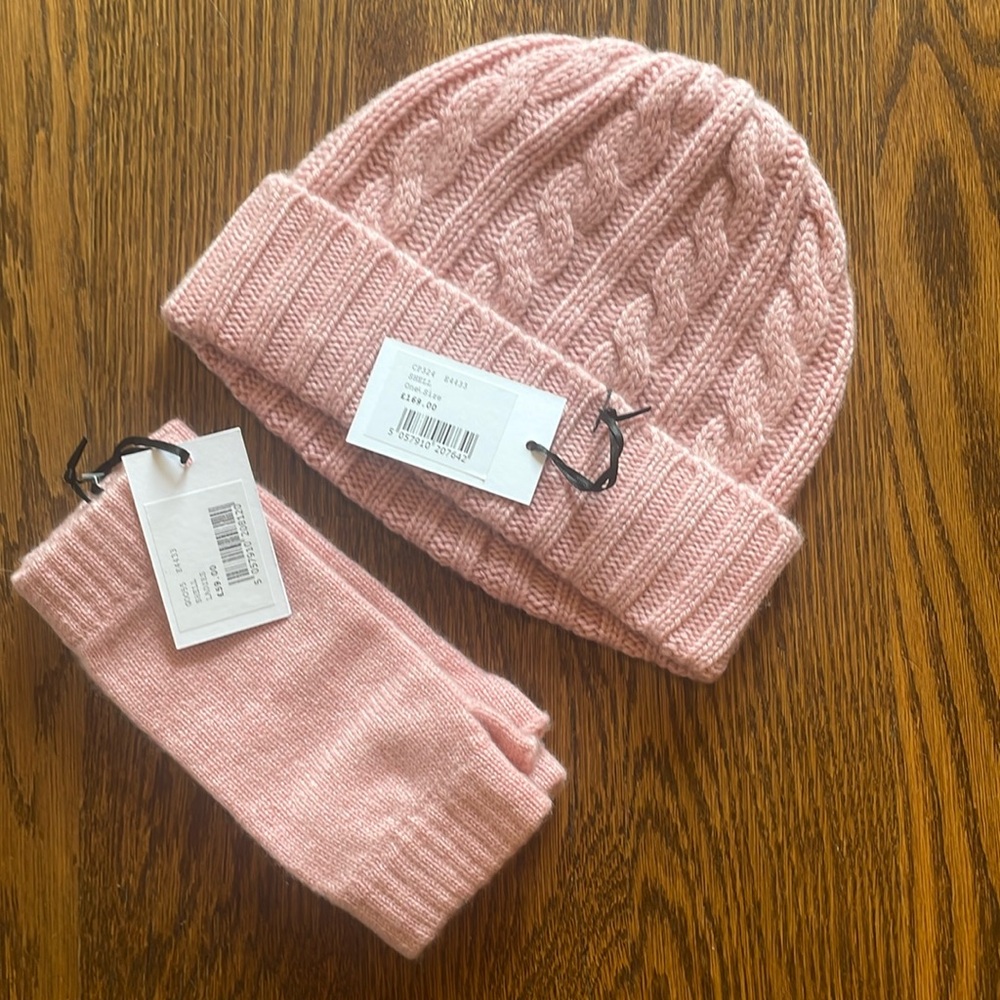 BRORA CASHMERE HAT AND WRISTWARMERS